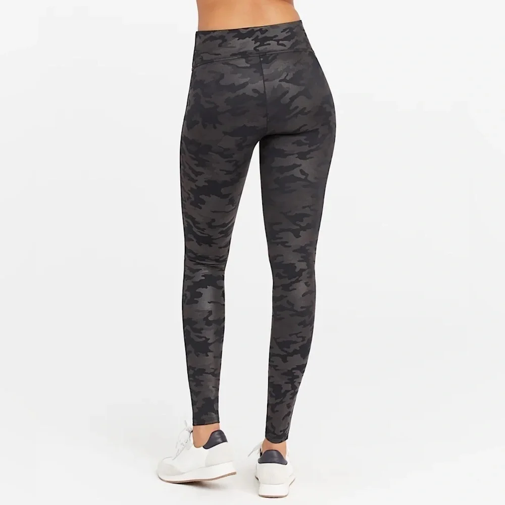 SPANX Faux Leather Matte Black Camo High Waisted Leggings Tummy + Booty Shaping - Picture 3 of 15